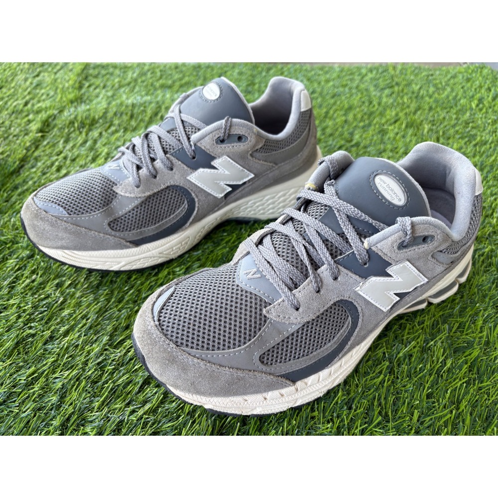 New Balance 2002R Grey Suede Mesh Running Shoes GC2002ST Men 6.5 Women 8